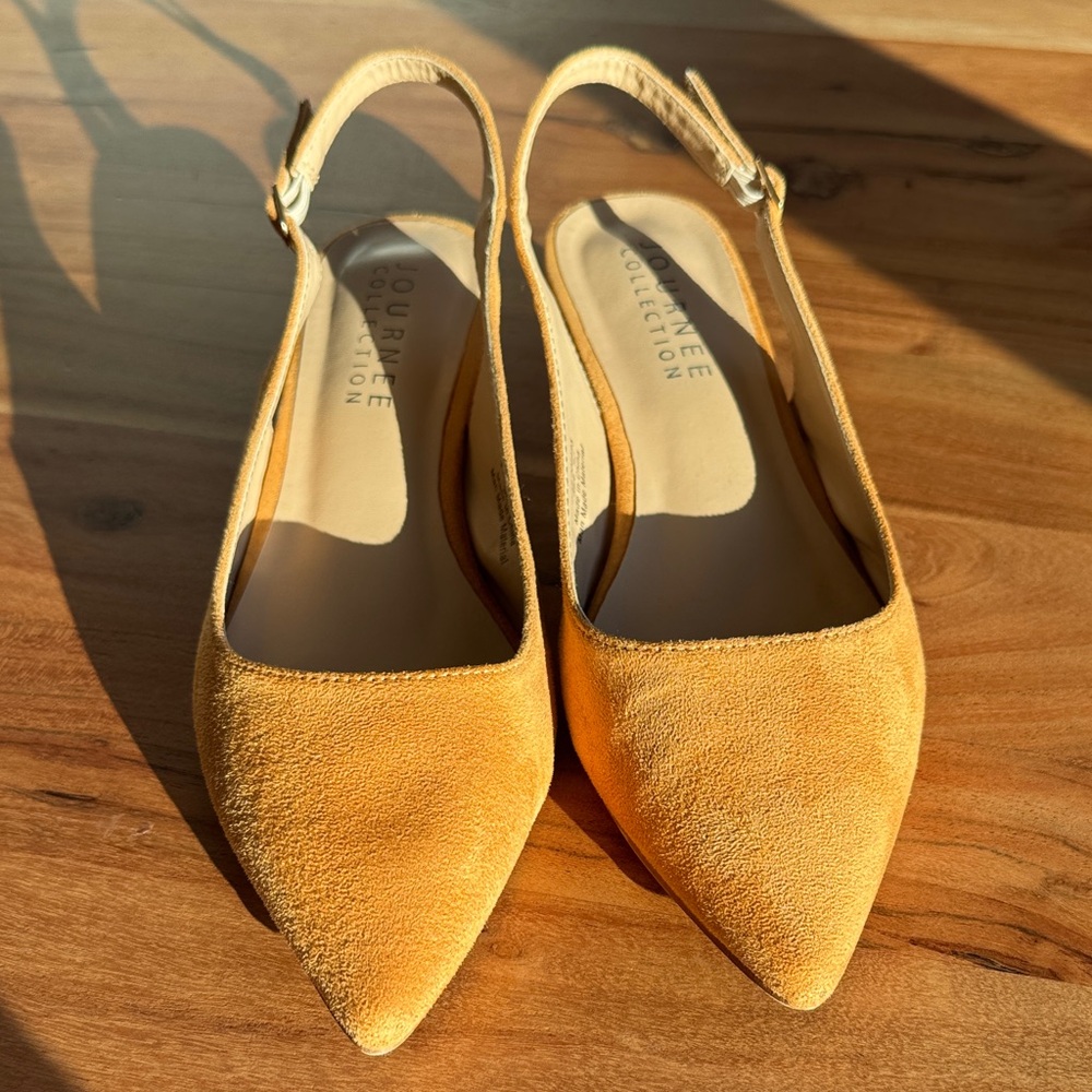 Journee Collection Women's Mustard Slingback Heels